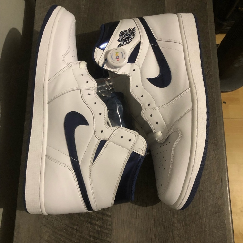 Air Jordan 1 Retro High ‘Metallic Navy) 2016